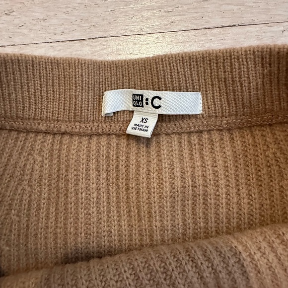 Uniqlo Premium Lambswool Mini Skirt - Picture 8 of 8